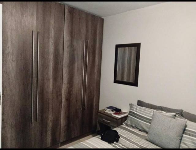 1 BEDROOM APARTMENT TO LET IN CHURCHILL ESTATE